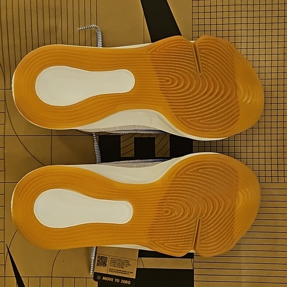 G.T. HUSTLE 3 FP size 10 - Picture 2 of 6